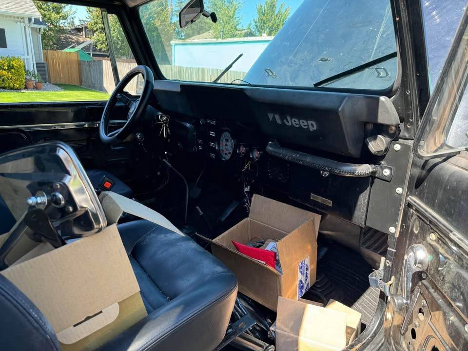 Jeep-cj7-1982-black-1