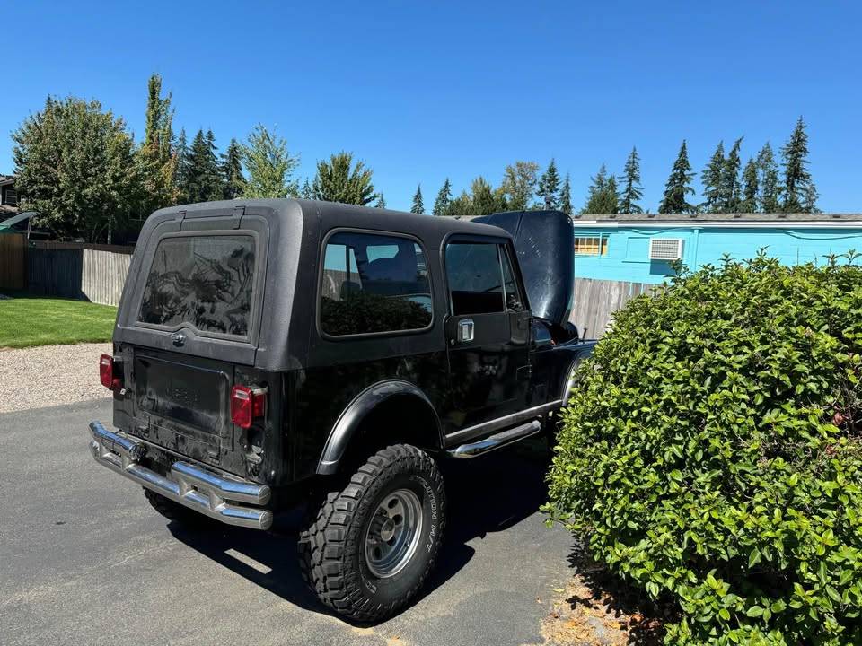 Jeep-cj7-1982-black-3
