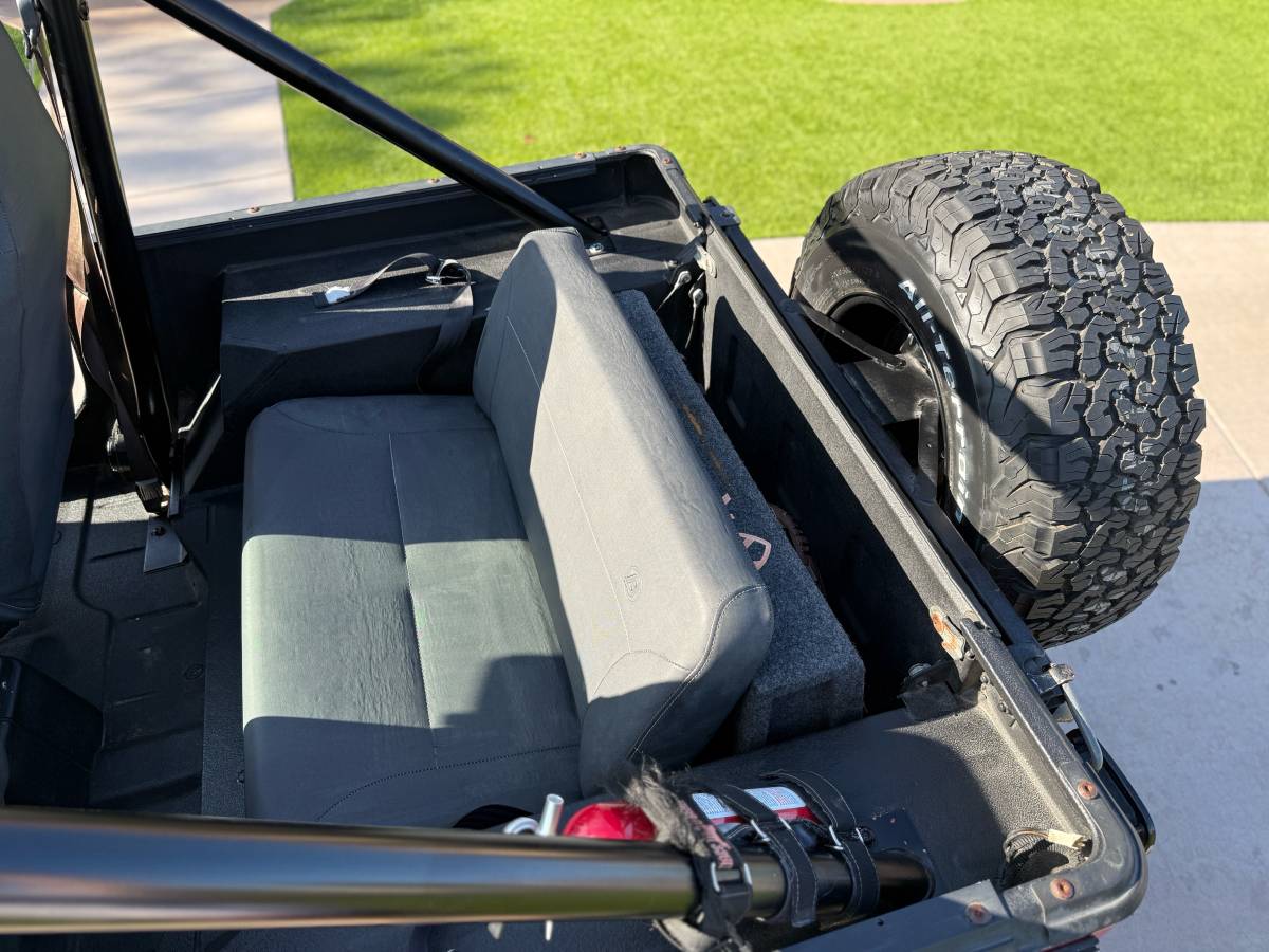 Jeep-cj7-1986-red-8