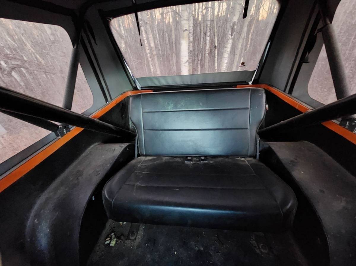 Jeep-cj8-scrambler-1981-orange-1