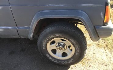 Jeep-comanche-1988-grey-1