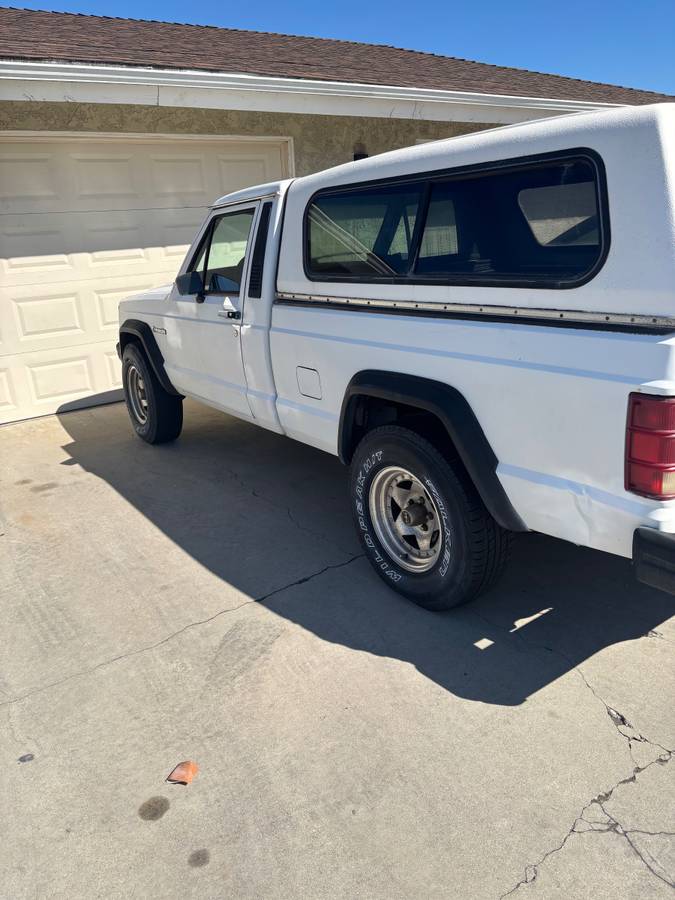 Jeep-comanche-1989-white-1