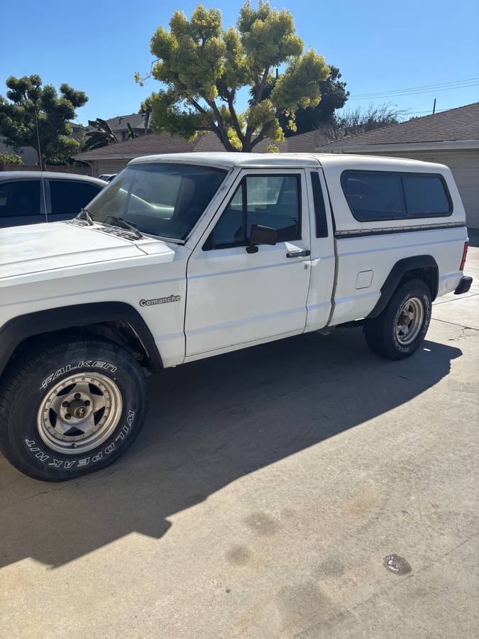 Jeep-comanche-1989-white-3