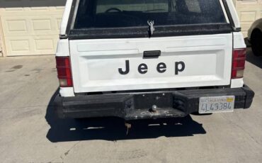 Jeep-comanche-1989-white-4