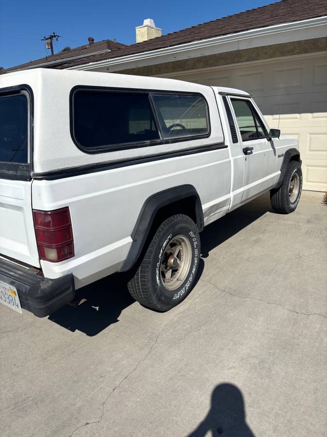 Jeep-comanche-1989-white-5