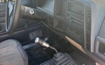 Jeep-comanche-1989-white-8