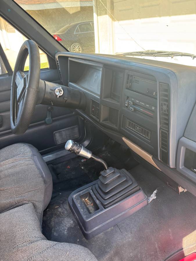 Jeep-comanche-1989-white-8