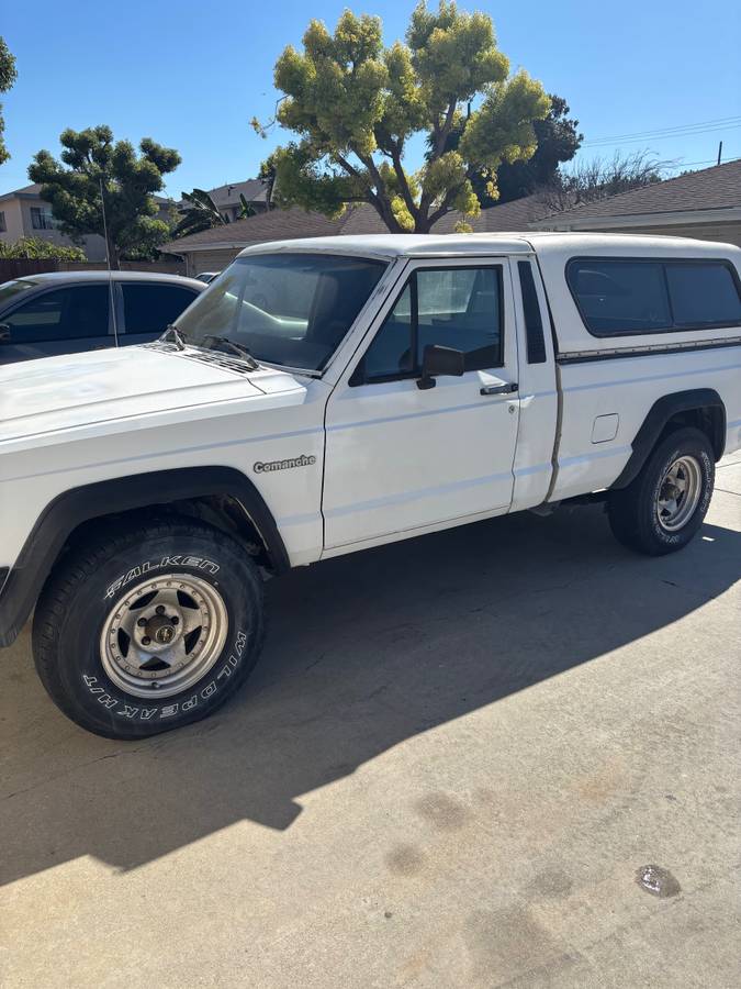 Jeep-comanche-1989-white