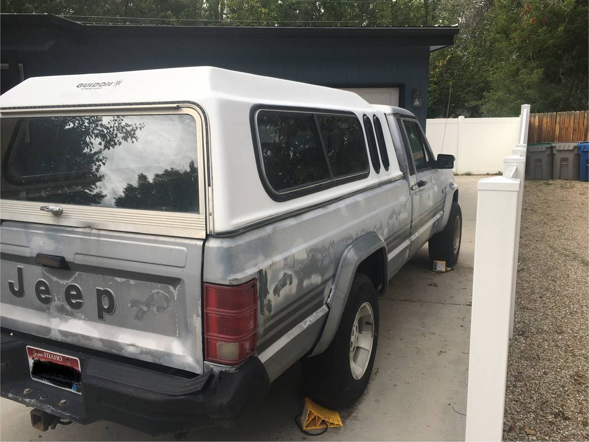 Jeep-comanche-long-bed-pioneer-edition-1991-grey-2