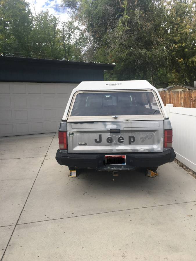 Jeep-comanche-long-bed-pioneer-edition-1991-grey-3