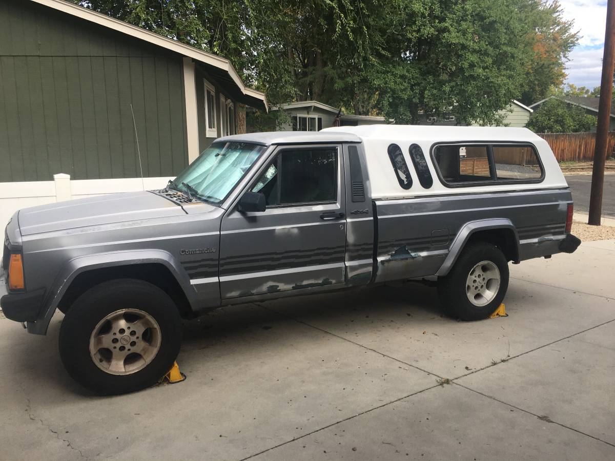 Jeep-comanche-long-bed-pioneer-edition-1991-grey