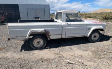 Jeep-gladiator-1966-white-2