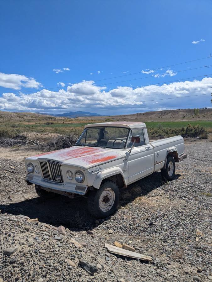 Jeep-gladiator-1966-white