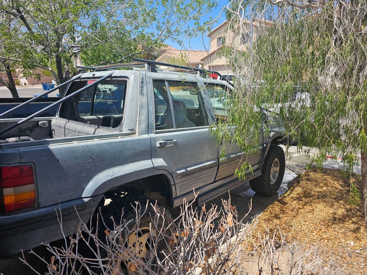Jeep-grand-cherokee-laredo-1994-grey-10