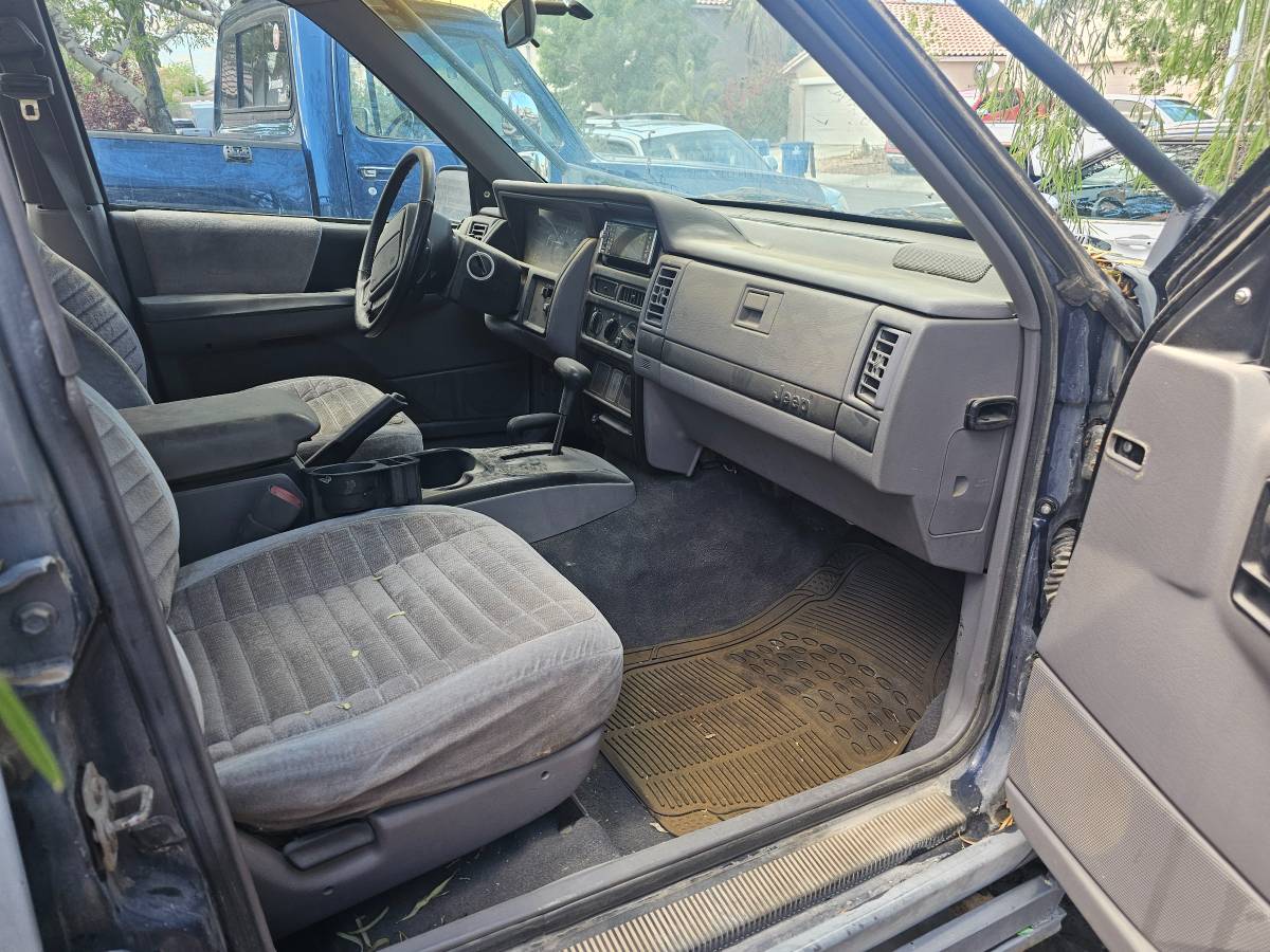 Jeep-grand-cherokee-laredo-1994-grey-12