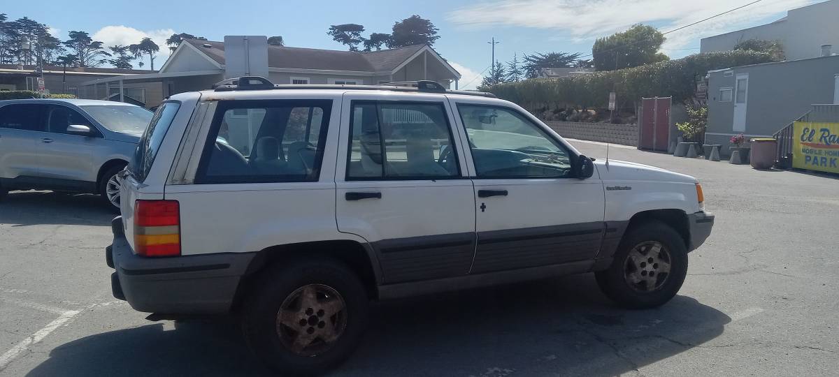 Jeep-grand-cherokee-laredo-1994-white-1
