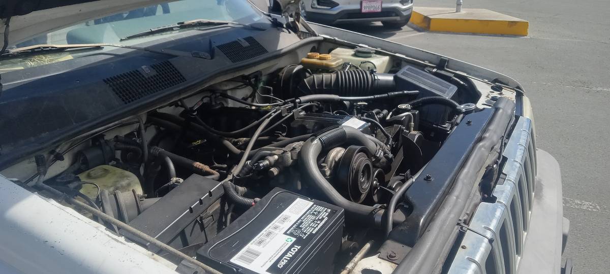 Jeep-grand-cherokee-laredo-1994-white-3