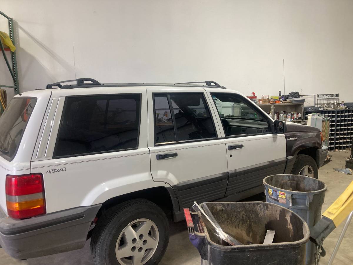 Jeep-grand-cherokee-laredo-1995-white-3