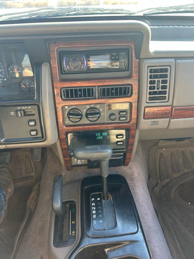 Jeep-grand-cherokee-limited-1994-silver-1