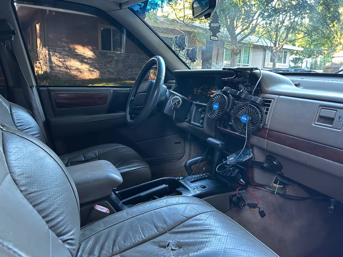 Jeep-grand-cherokee-limited-1995-white-1