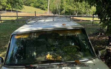 Jeep-grand-wagoneer-1983-white-10