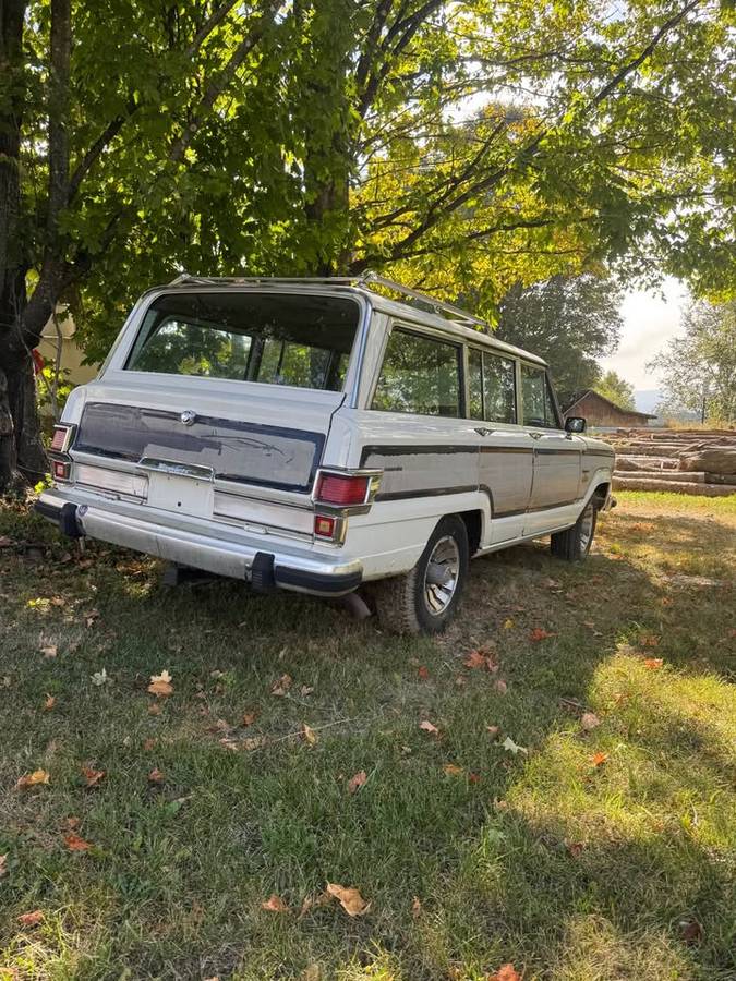 Jeep-grand-wagoneer-1983-white-15