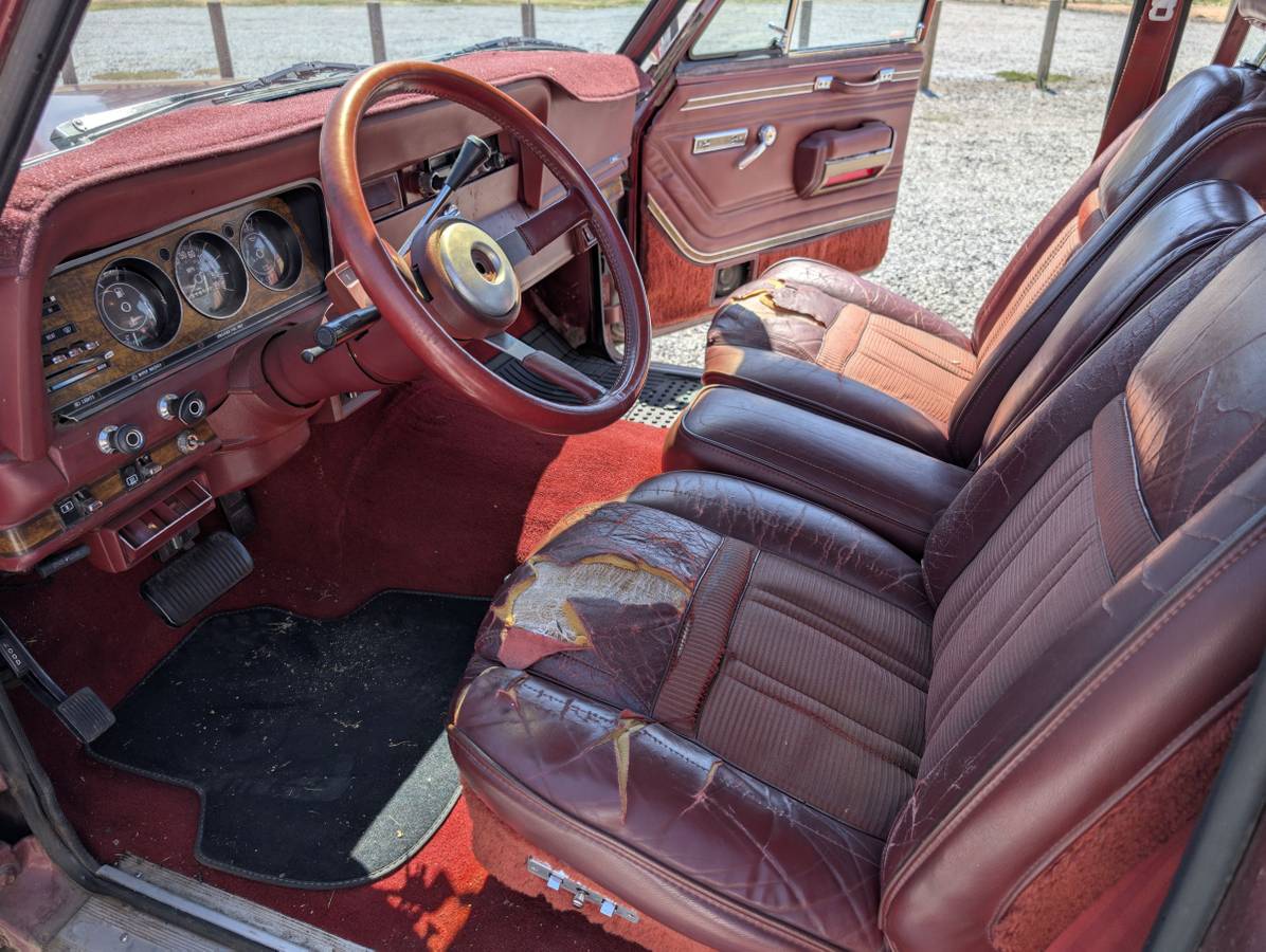 Jeep-grand-wagoneer-1985-red-11