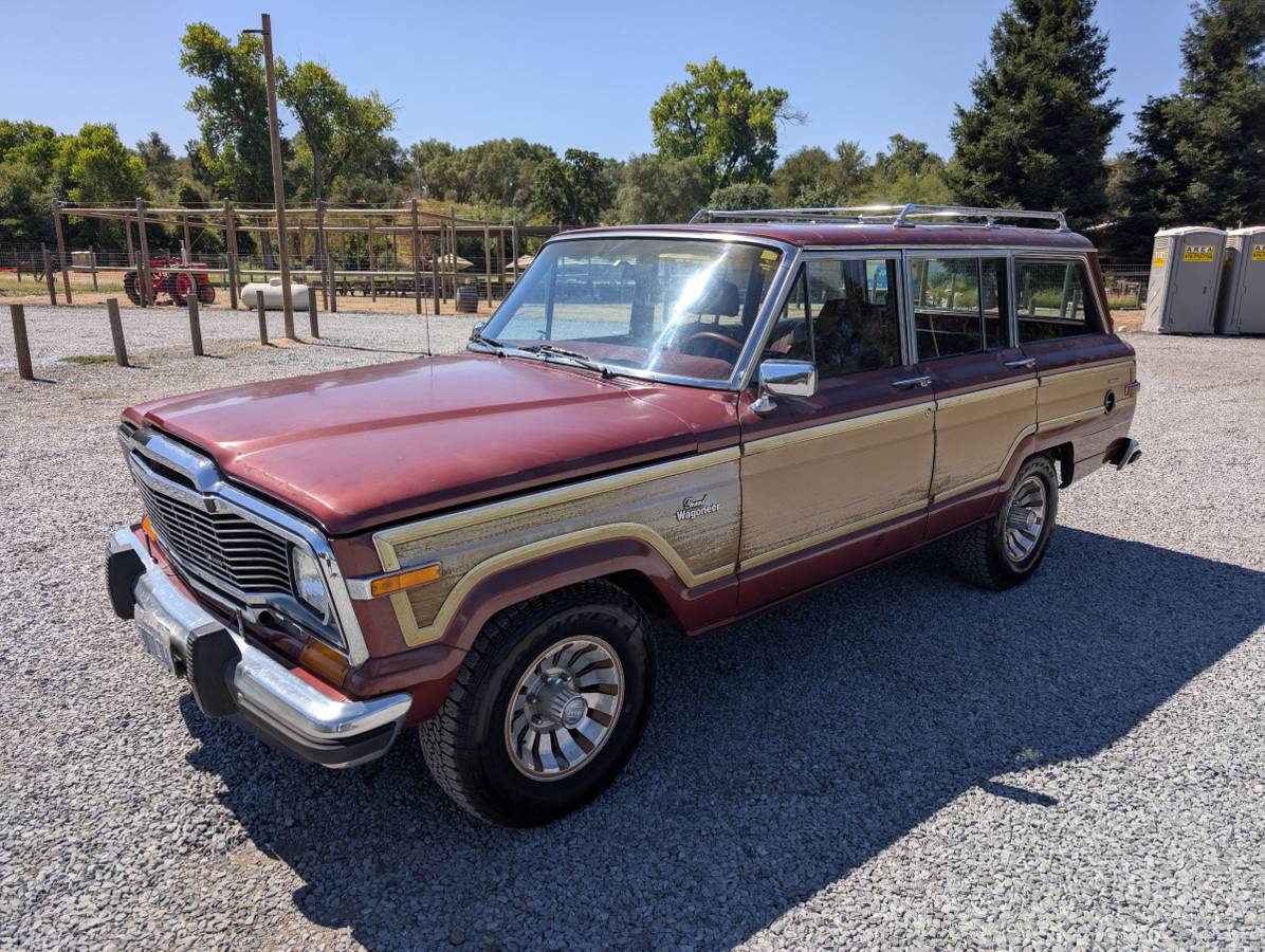Jeep-grand-wagoneer-1985-red-6