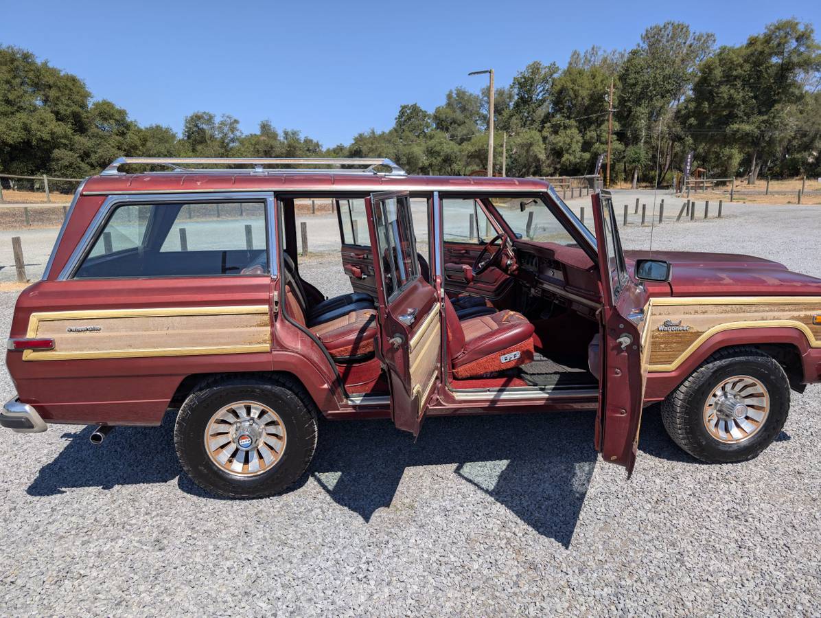 Jeep-grand-wagoneer-1985-red-8