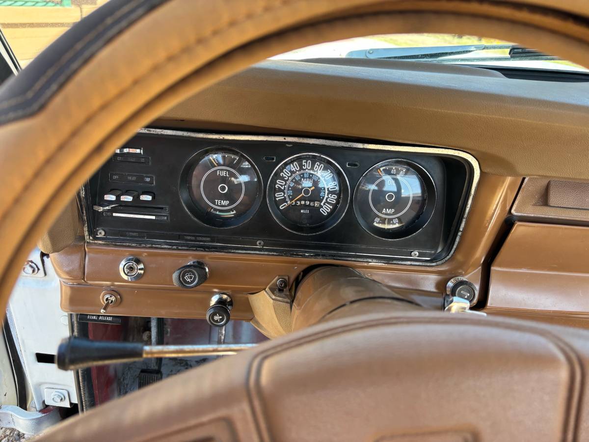 Jeep-j20-4x4-truck-1978-white-13