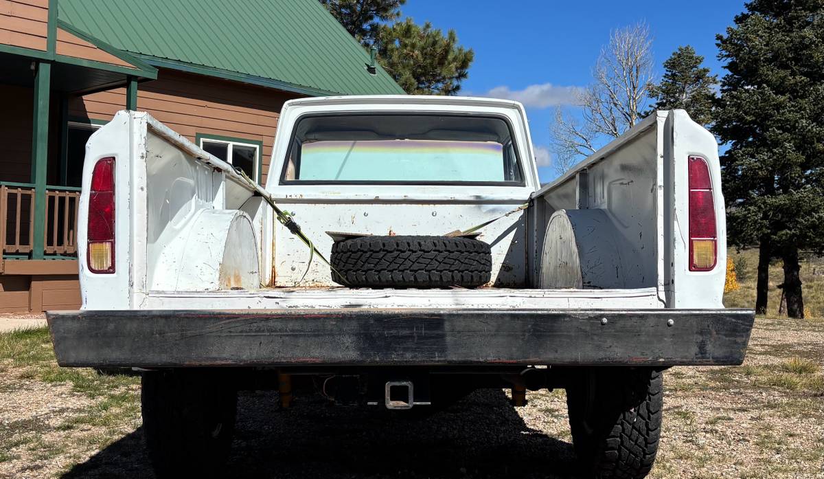 Jeep-j20-4x4-truck-1978-white-5