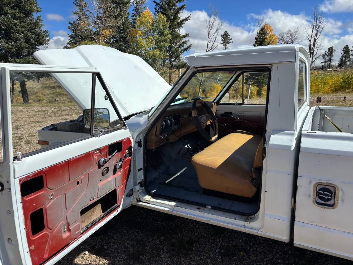 Jeep-j20-4x4-truck-1978-white-7