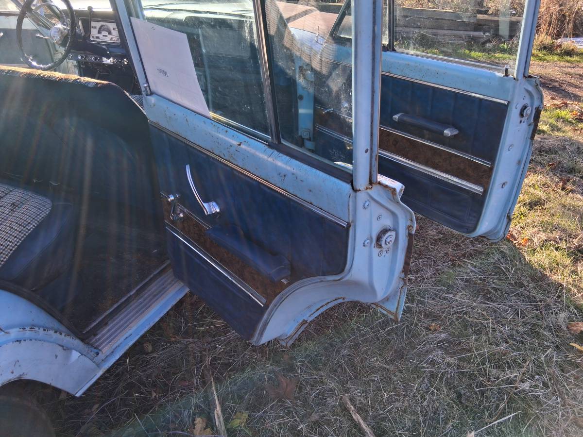 Jeep-wagoneer-1972-10