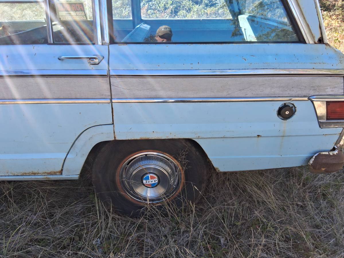 Jeep-wagoneer-1972-17