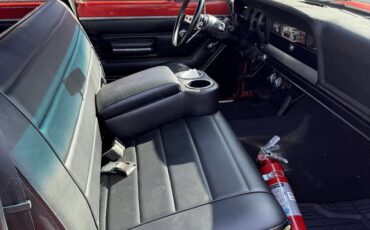 Jeep-wagoneer-1977-16
