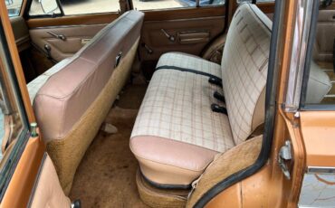Jeep-wagoneer-1978-orange-25
