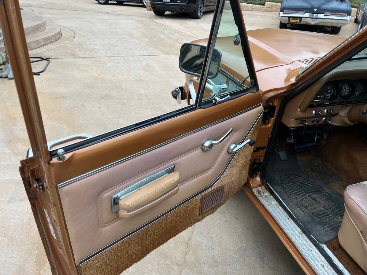 Jeep-wagoneer-1978-orange-34