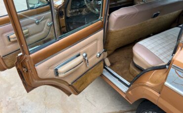 Jeep-wagoneer-1978-orange-35