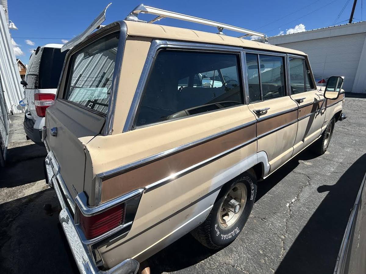 Jeep-wagoneer-1978-yellow-2