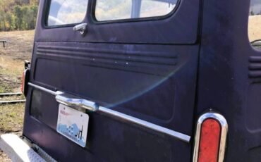Jeep-willys-overland-4x4-wagon-1957-blue-14