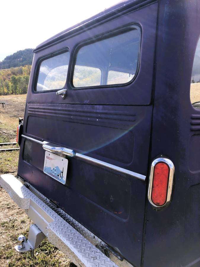 Jeep-willys-overland-4x4-wagon-1957-blue-14