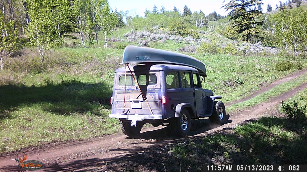 Jeep-willys-overland-4x4-wagon-1957-blue-15