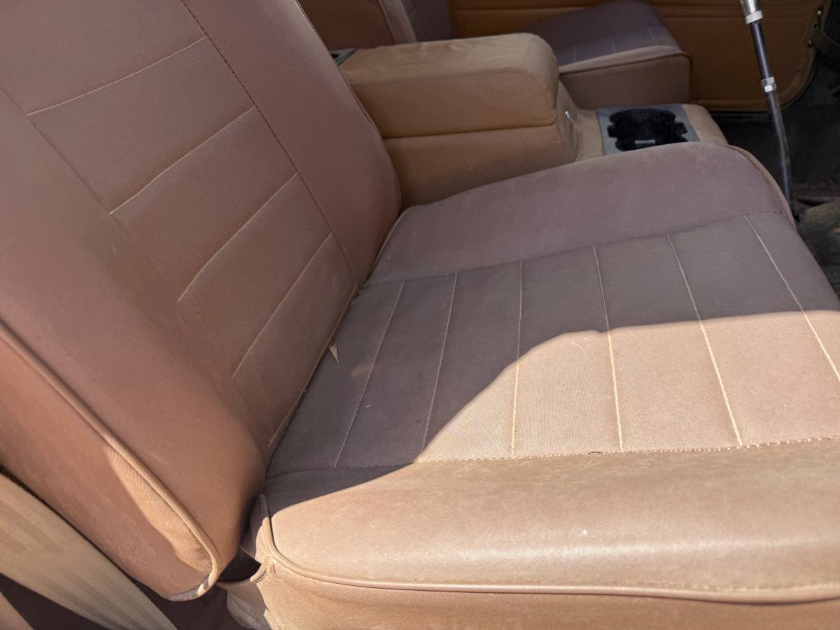 Jeep-wrangler-1989-brown-10