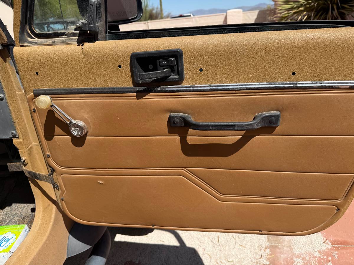 Jeep-wrangler-1989-brown-12