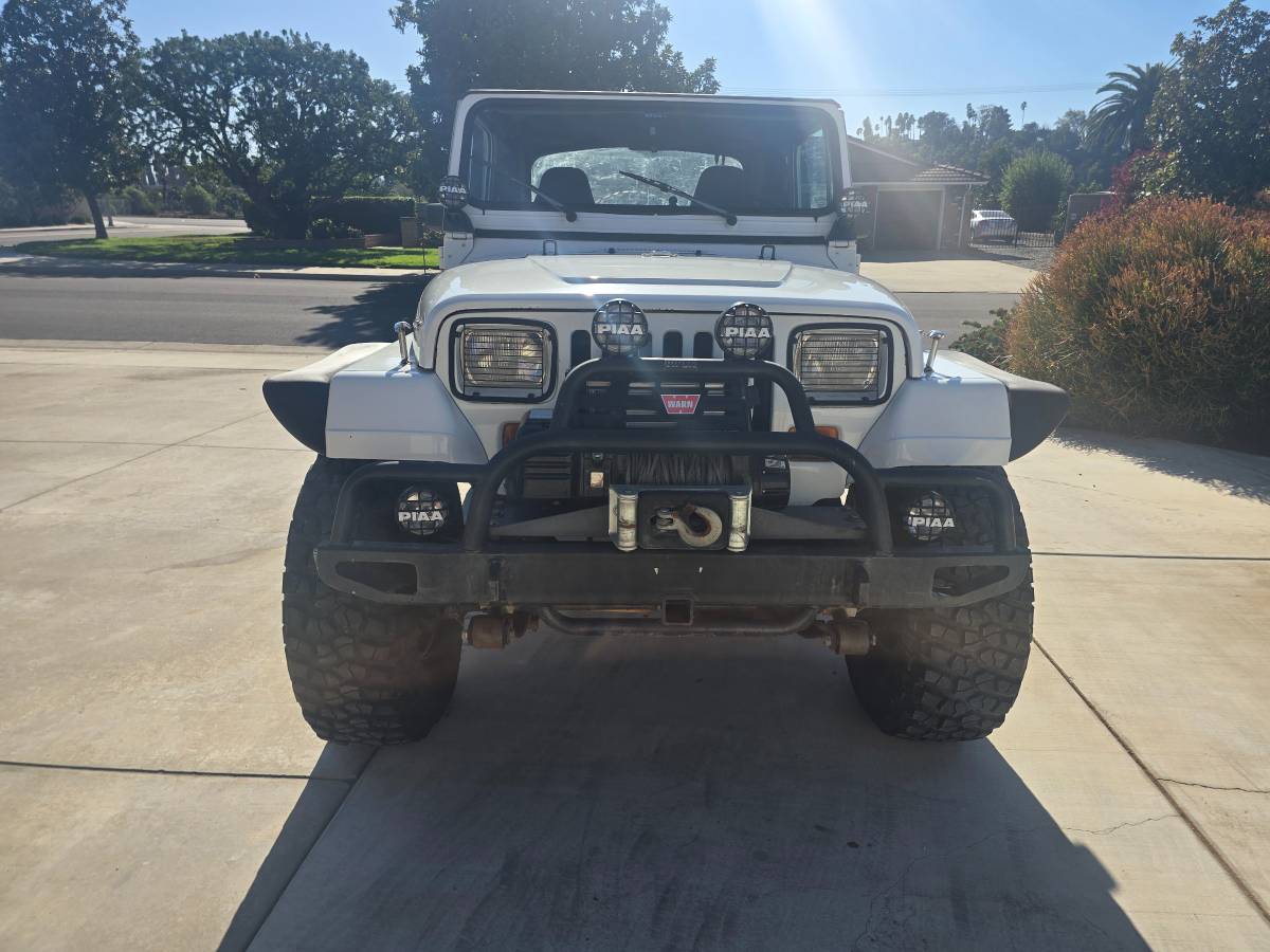 Jeep-wrangler-1989-white-1