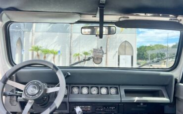 Jeep-wrangler-1989-white-2