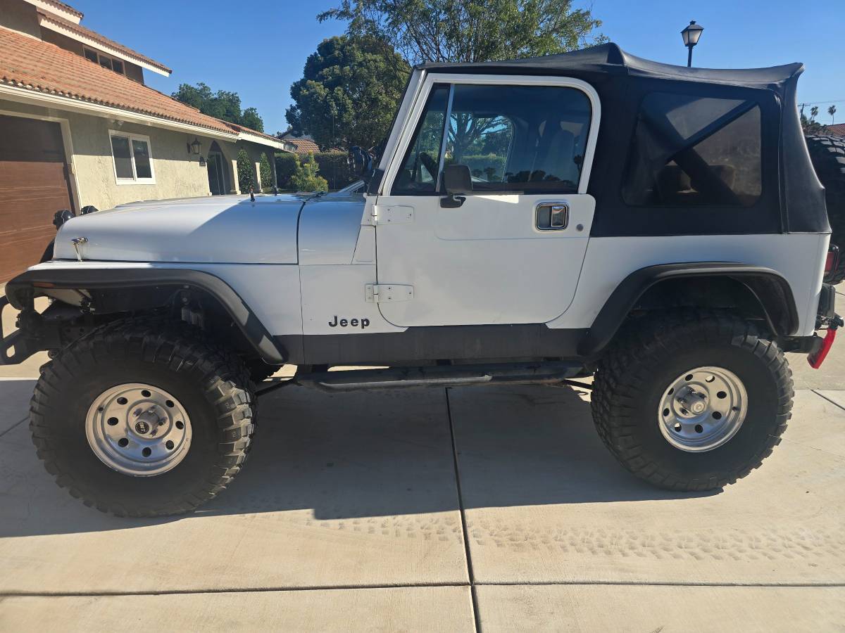 Jeep-wrangler-1989-white-5