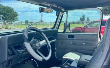 Jeep-wrangler-1989-white-5