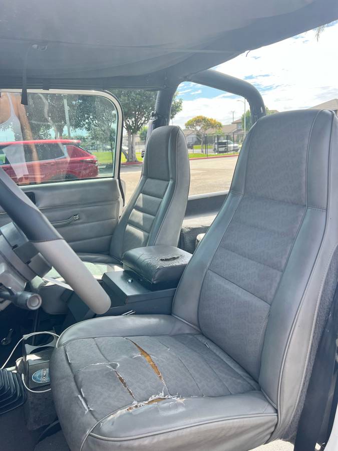 Jeep-wrangler-1989-white-6