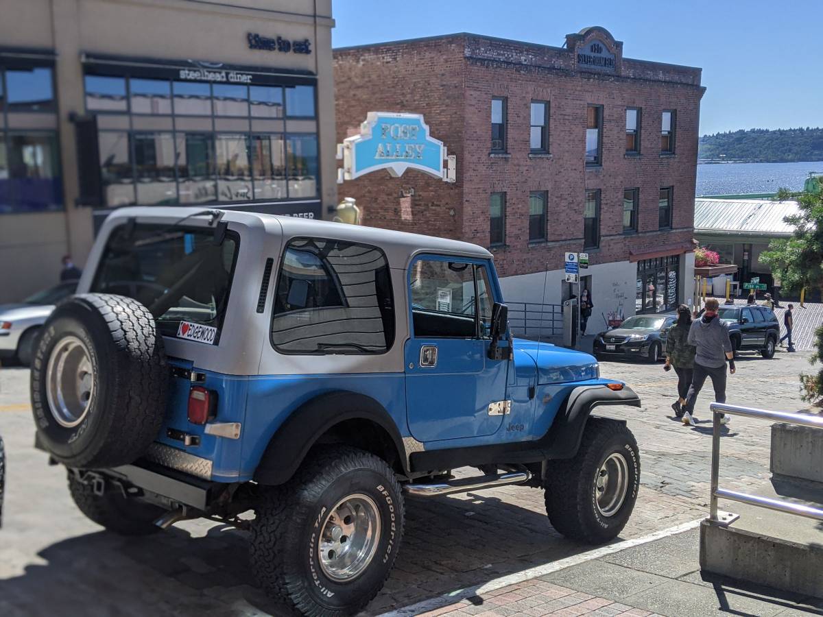 Jeep-wrangler-1990-blue